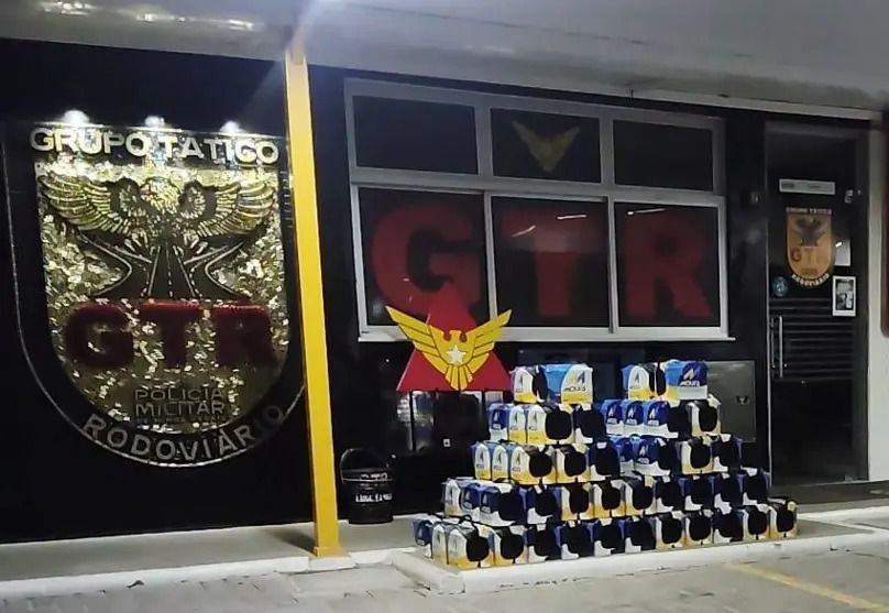 Trio é preso com carga de baterias roubadas avaliada em R$ 250 mil em BH
