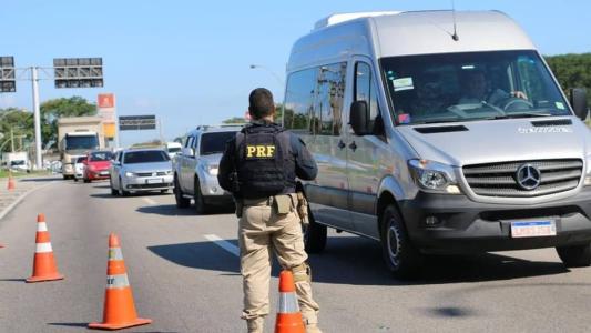 Polícia Rodoviária Federal realiza ações nas rodovias
