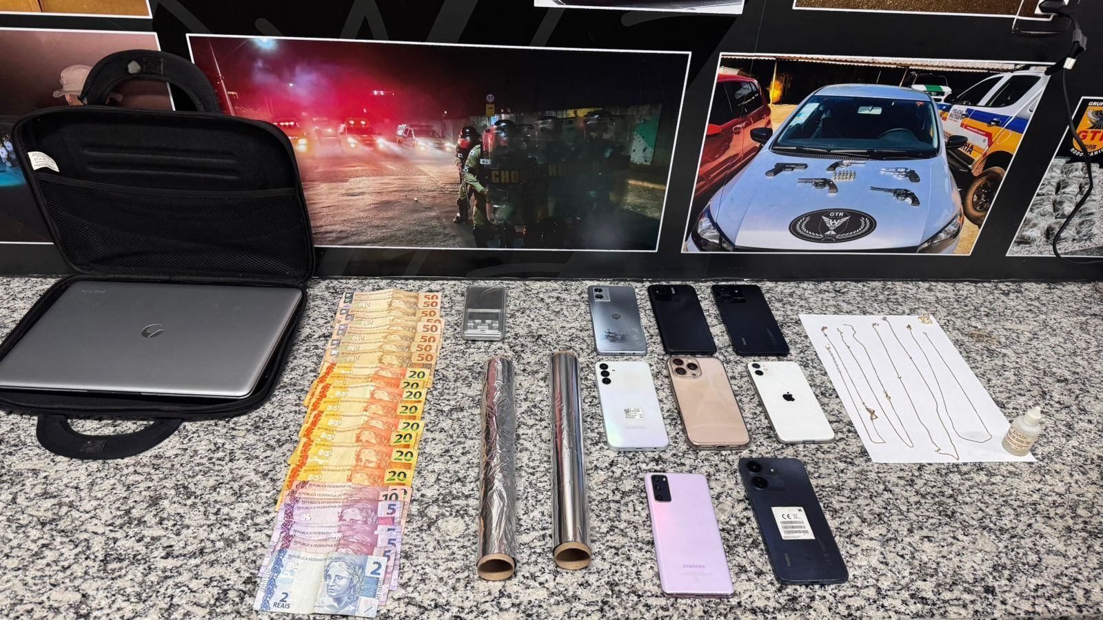 Trio da 'Gang da Maçã' é preso em BH por roubo de celulares; mulher foi flagrada com oito aparelhos