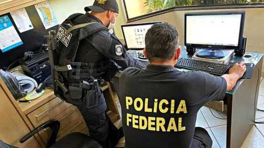 Policiais apreenderam celulares, notebooks e diversos materiais sobre nazismo