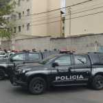 Homem agride mulher grávida e enteada, reage à prisão e Bope é acionado em BH