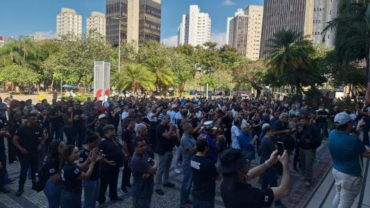 Policiais penais participam de assembleia em Belo Horizonte