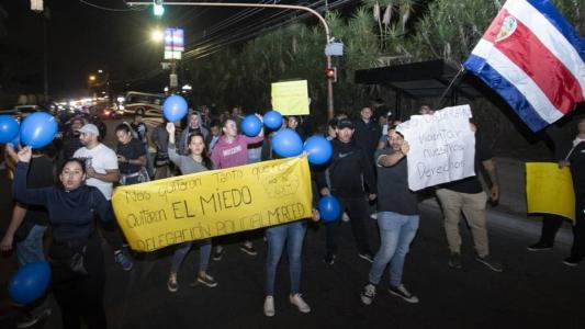 Policiais fizeram protesto contra a proposta de redução de folga