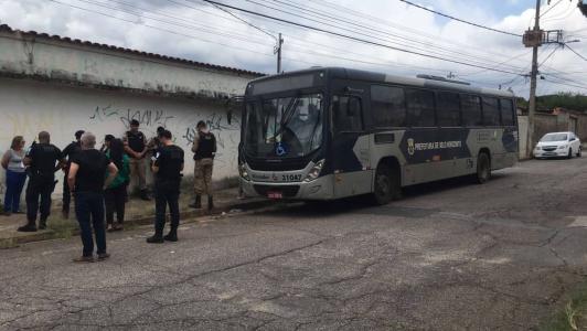 Policiais militares e guardas municipais foram verificar caso de suposto transporte irregular de eleitores