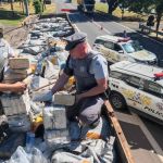 Homem é preso carregando mais de uma tonelada de droga em carreta