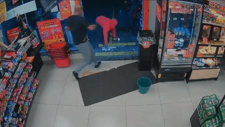 Novas imagens mostram que policial executou jovem negro pelas costas em SP | CNN Brasil