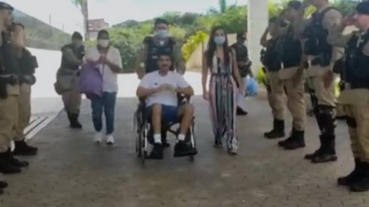Vídeo: cabo da PM espancado em boate de Contagem recebe alta e homenagens da corporação  