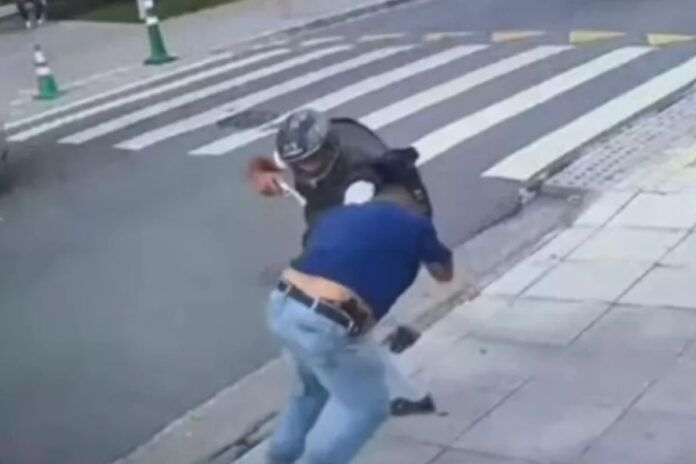 Vídeo: Policial civil é morto após ser baleado durante assalto em SP
