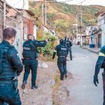 Polícias Civil e Militar realizam nova fase da Operação Contenção na Vila Kennedy, no RJ