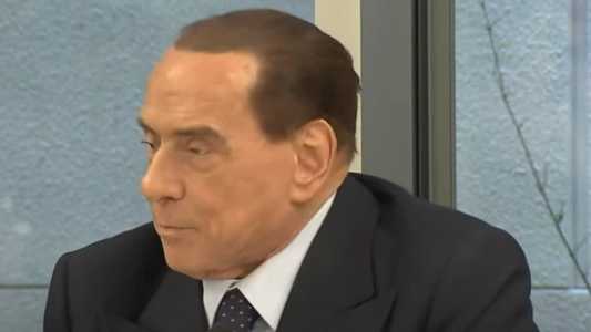 Político e empresário, Berlusconi foi hospitalizado diversas vezes nos últimos anos
