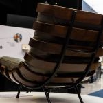Mostra gratuita reúne cadeiras de épocas diferentes e resgata memória afetiva em BH