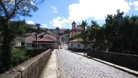 Ponte do Bairro Antônio Dias