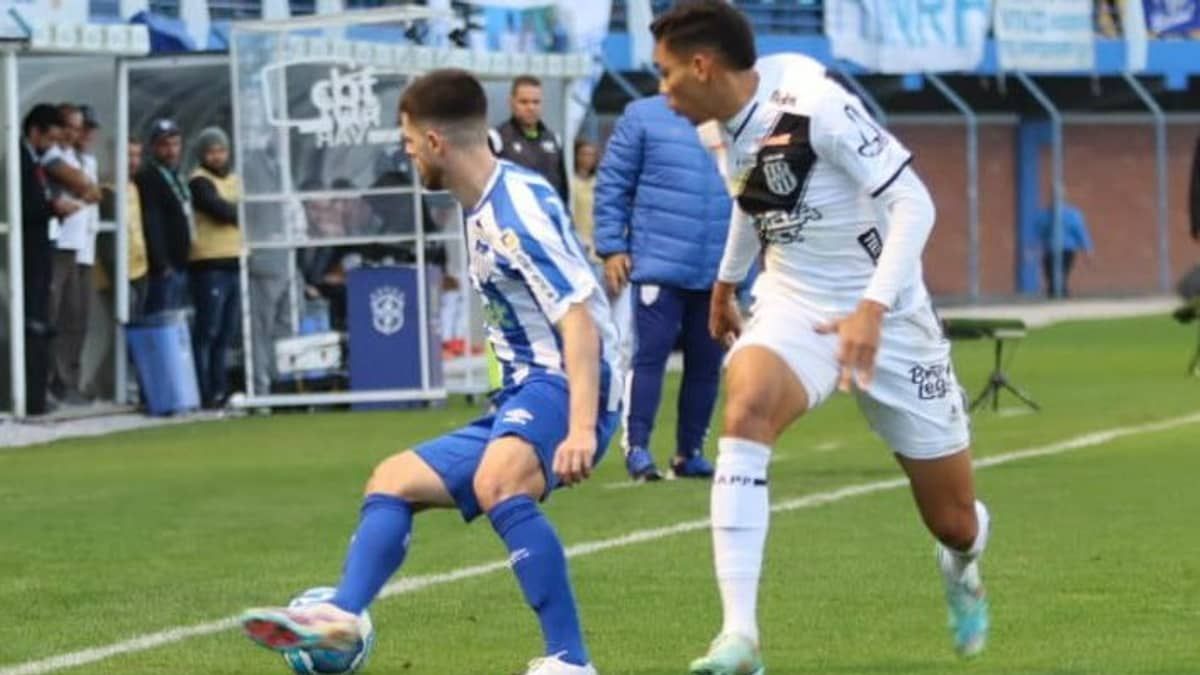 Ponte Preta bate o Avaí fora de casa e chega à terceira vitória seguida na Série B