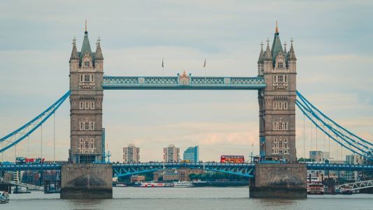 Ponte sobre o rio Tamisa