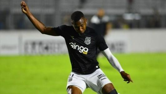 Dudu durante aquecimento para jogo pela Ponte Preta, na Série C do Campeonato Brasileiro