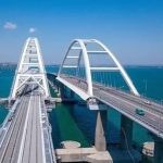 Míssil ucraniano atinge uma das pontes que liga Rússia a território da Crimeia