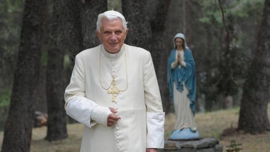 Pontificado foi marcado por escândalos e intrigas