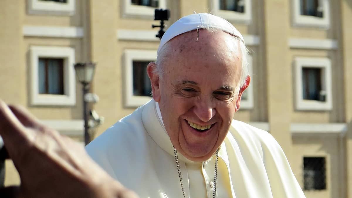 Papa Francisco não fará Ângelus de domingo em público, mas 'está bem' 