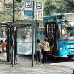 Motorista impede vendedor de balas de entrar em ônibus e é esfaqueado no Centro de BH