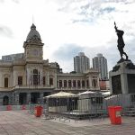 Estação Solidária: cabeleireiros, médicos e advogados estarão a disposição de moradores em situação de rua na Praça da Estação; confira