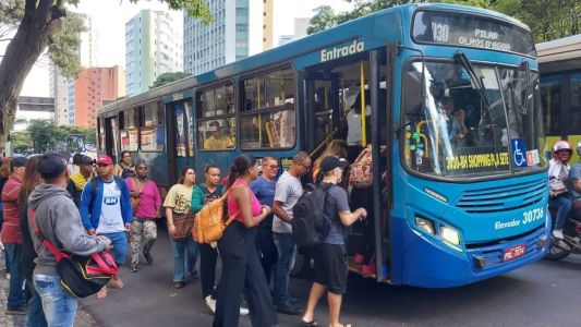 População está revoltada com o reajuste no preço da tarifa de ônibus