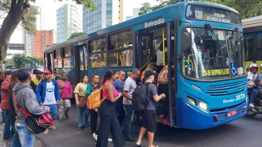 População está revoltada com o reajuste no preço da tarifa de ônibus
