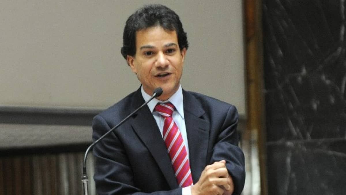 TRE vê infidelidade partidária e cassa mandato de Carlin Moura como vereador 