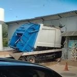 Caminhão invade restaurante em posto de combustível na BR-381 em Ravena: quatro pessoas ficaram feridas