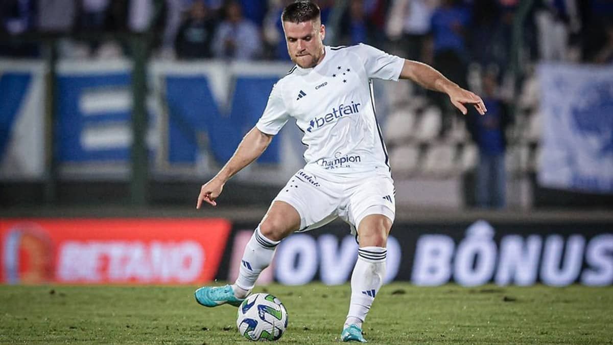 Jogadores do Cruzeiro prestam apoio a Ramiro após volante sofrer grave lesão