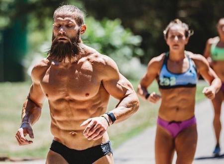 Por que as grandes marcas estão comprando os run clubs ao redor do mundo