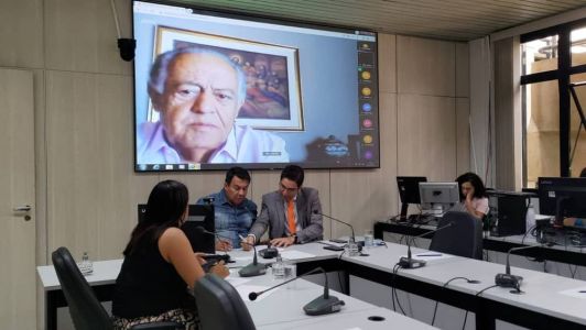 Por videoconferência, Nilo Simão não respondeu a parte das perguntas feitas por vereadores