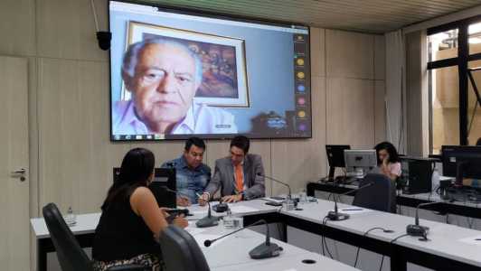 Por videoconferência, Nilo Simão não respondeu a parte das perguntas feitas por vereadores