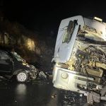 Batida entre dois caminhões  e um carro  deixa um morto e feridos na BR-381 na Grande BH 