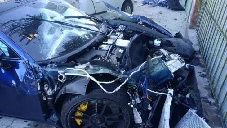 Amigo de motorista do Porsche volta a ser internado em SP