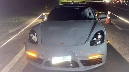 Foto mostra Porsche envolvido em acidente no Rio de Janeiro