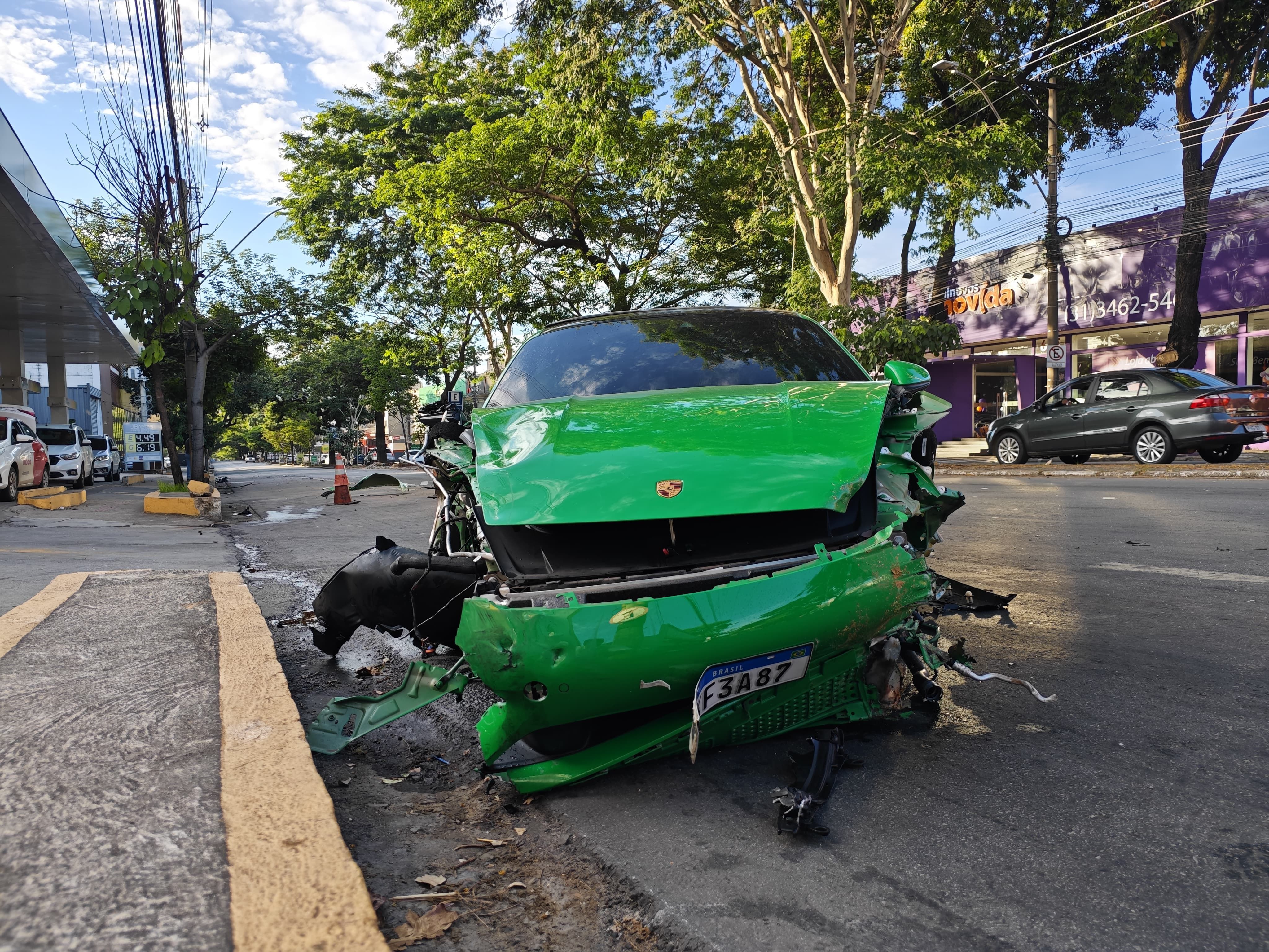 CNH vencida, bafômetro e alta velocidade: veja o que diz o BO sobre acidente com Porsche