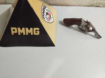 Pistola calibre 9mm estava carregada com 16 munições intactas