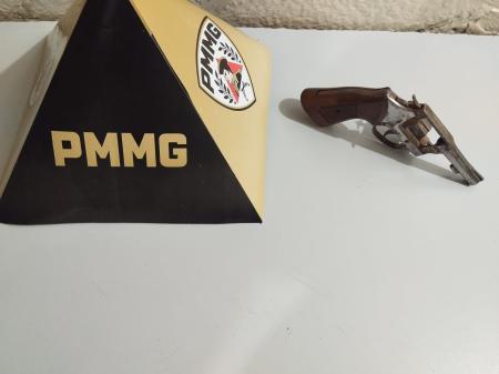 Pistola calibre 9mm estava carregada com 16 munições intactas