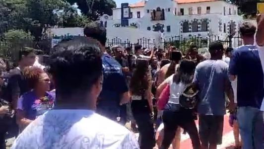Portões abertos