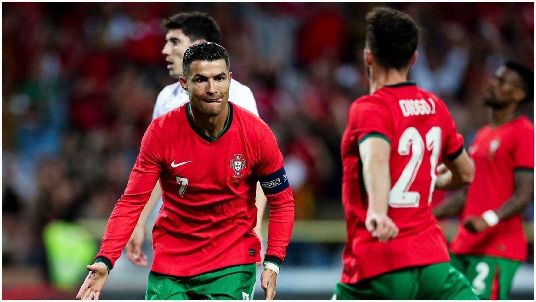 Cristiano Ronaldo faz dois, e Portugal bate Islândia em último teste antes da Euro
