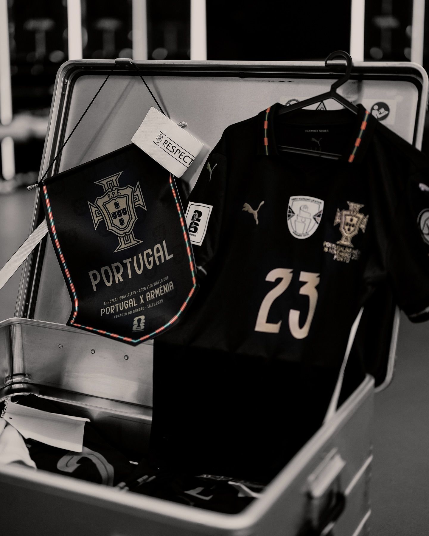 Seleção Portuguesa homenageia Eusébio em jogo que vale vaga na Copa do Mundo