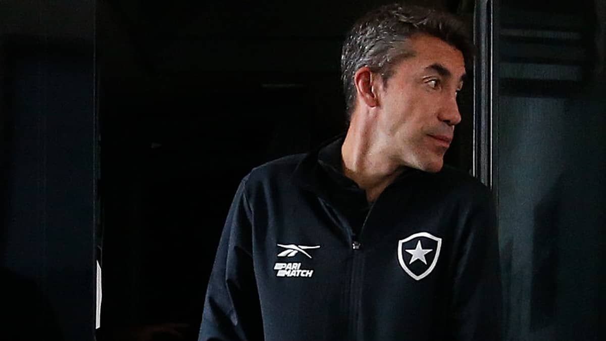 Botafogo oficializa demissão de Bruno Lage e anuncia substituto interino