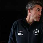 Botafogo oficializa demissão de Bruno Lage e anuncia substituto interino