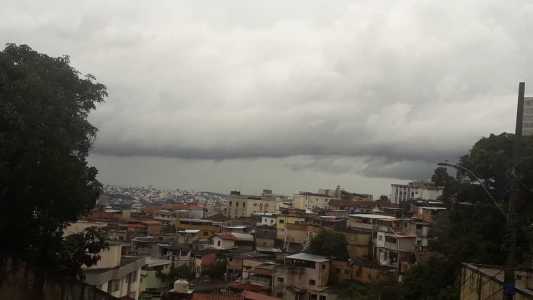 Possibilidade de chuva intensa deixa Belo Horizonte em alerta