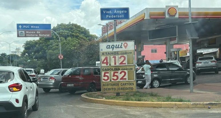 Preço da gasolina cai, e litro pode ser encontrado até por R$ 5,52 em BH
