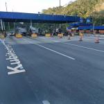 Caminhão bitrem com combustível tomba, pega fogo e atinge outros quatros veículos na BR-040