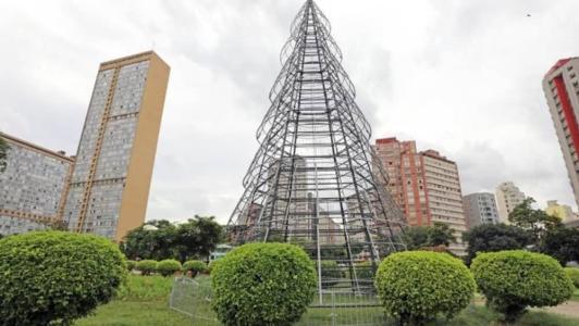 Praça Raul Soares ganha árvore de natal de 15 metrôs; veja quando será inauguração