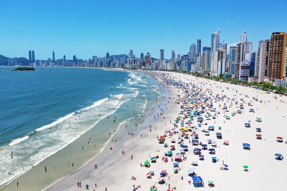 Réveillon 2026: beach clubs e festas em Florianópolis e Balneário Camboriú