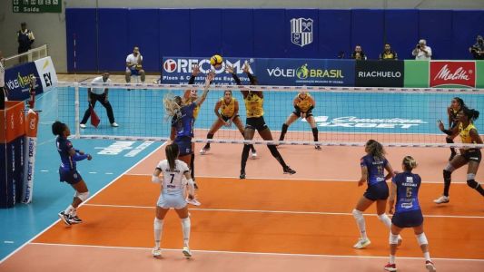 Praia Clube e Minas disputam a final da Superliga Feminina