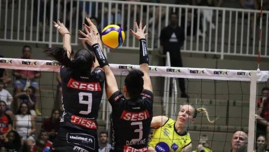 Praia Clube foi dominado e derrotado fora de casa na Superliga Feminina